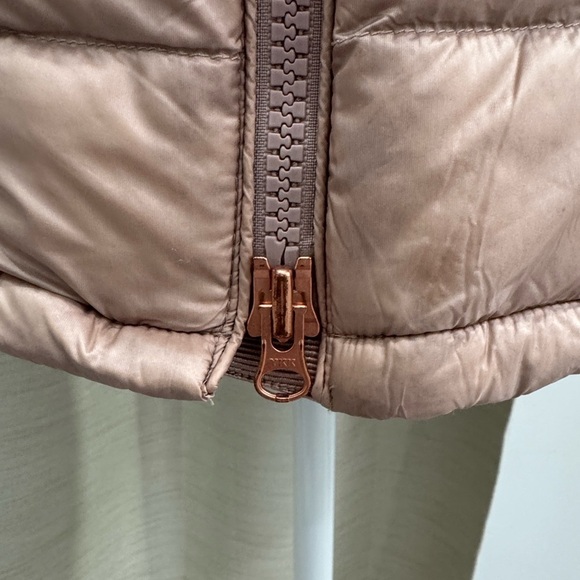 Athleta Banner Peak Down Vest Nouveau Rose Size S - Picture 11 of 12